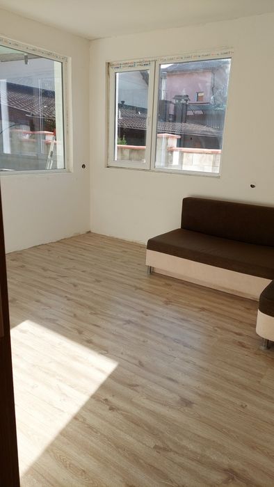 Продавам етаж от къща в кв. Галата, Варна