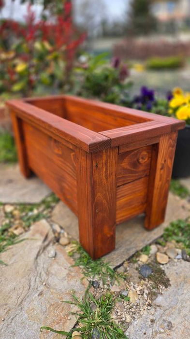 Дървена Кашпа / Сандъче / Саксия за двор, градина или тераса