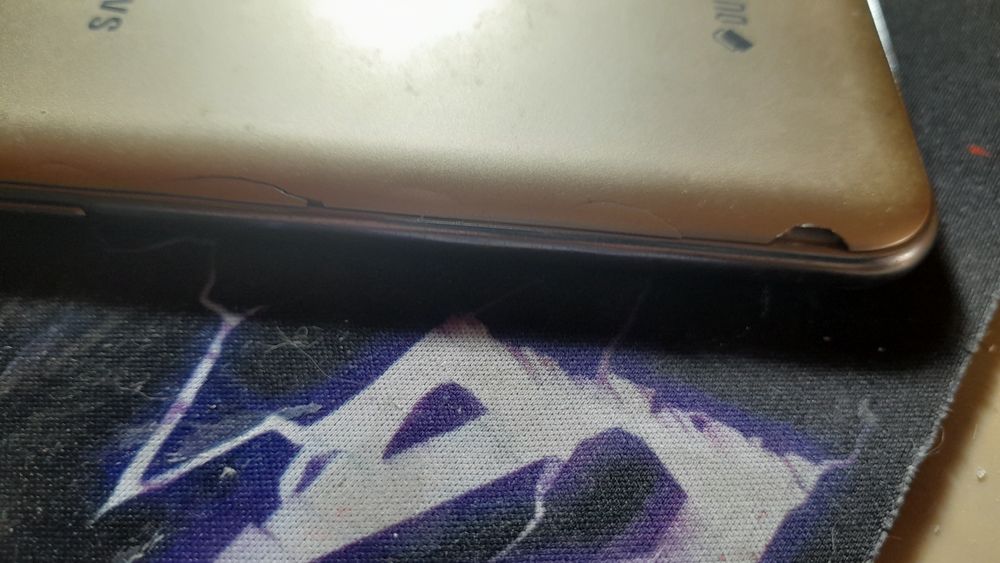 Самсунг j5  в среднем состояние