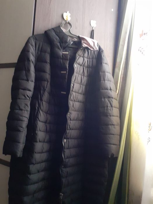 Продаю зимнию верхнею одежду