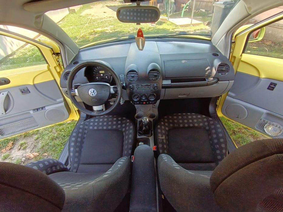 Volkswagen  NewBeetle