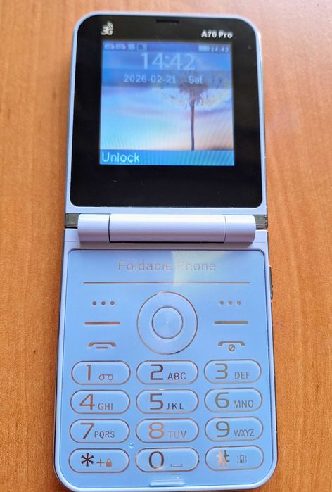 Сгъваем телефон само за 20 евро