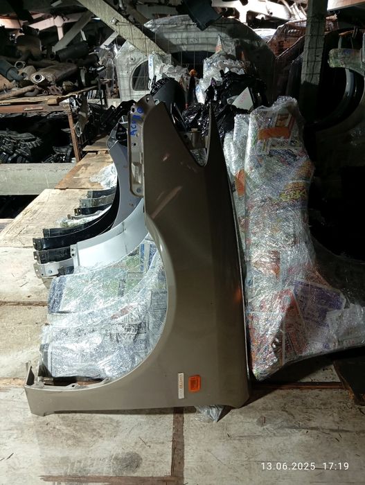 Левое крыло Toyota Camry 30