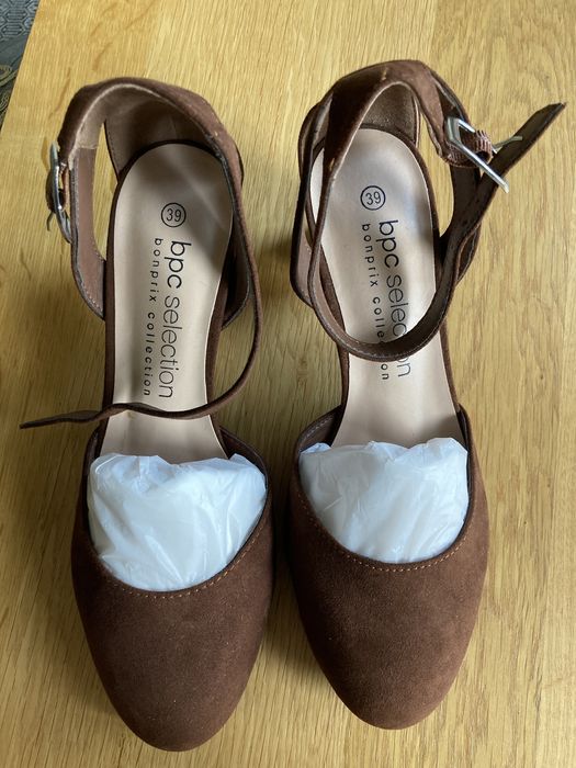 Pantofi Bonprix maro masura 39