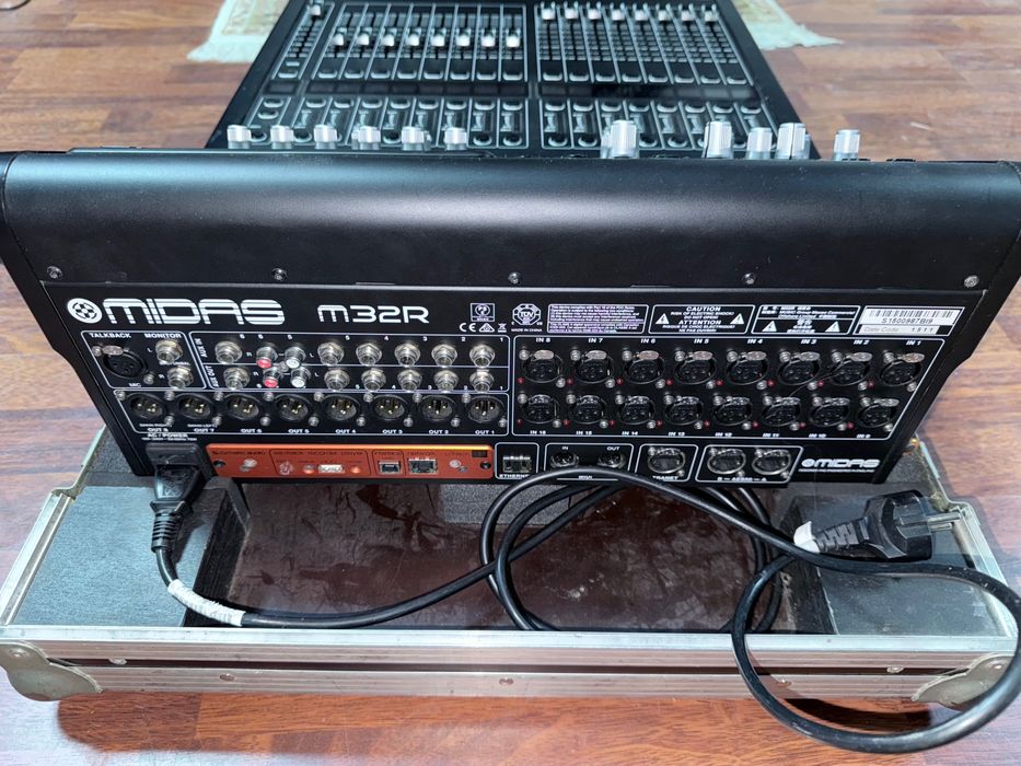 Midas M32 LIVE Digital Mixer