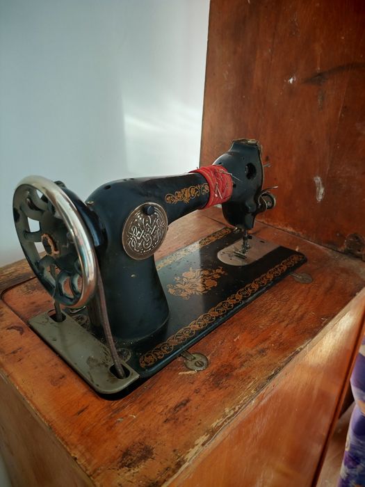 Швейная машина советская