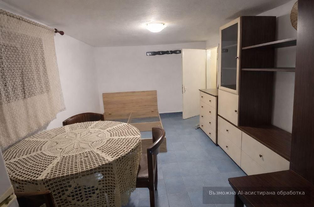 Дава се под наем Едностаен апартамент в Варна, Цветен квартал - 15 кв.м за 174.42 € - Снимка #2