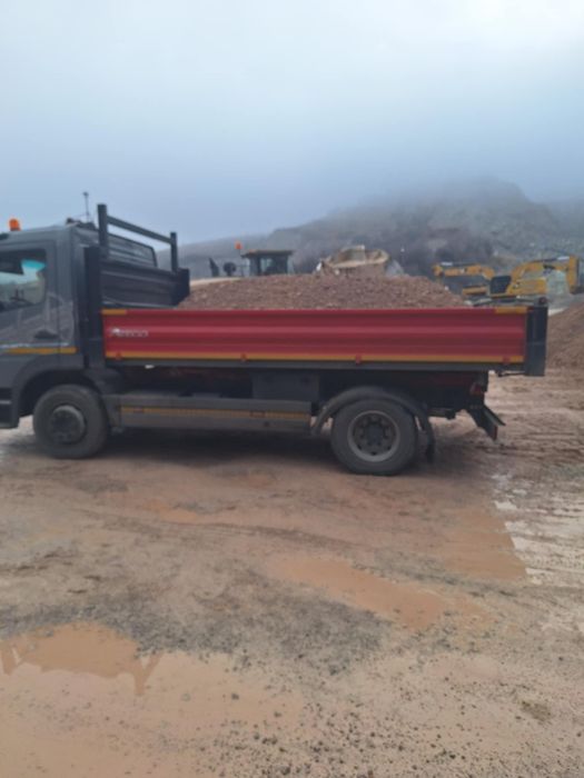 Услуги със самосвали и комбиниран багер,мини багер и мини челен товара