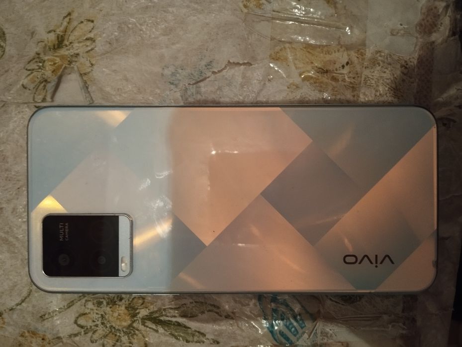 Продам смартфон  Vivo Y21 4/64