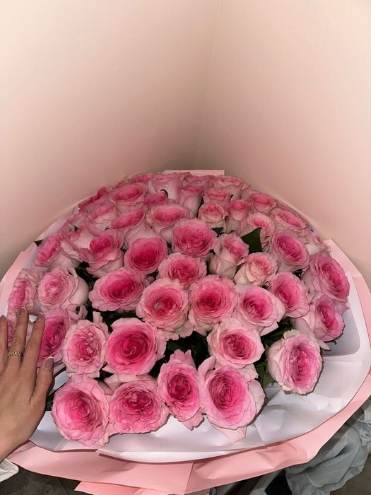 Букет розовых роз в наличии