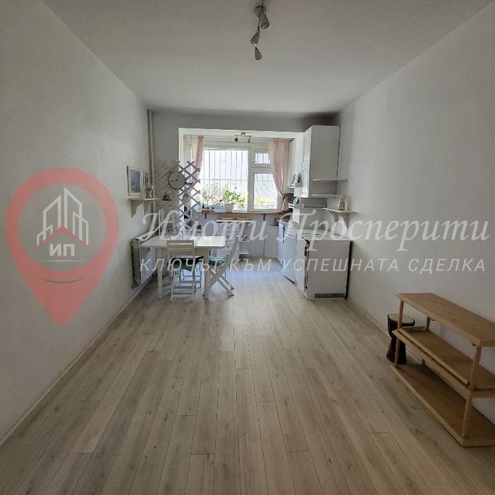 Продава се Тристаен апартамент в София, Център - 57 кв.м за 2746 €/кв.м - Снимка #3
