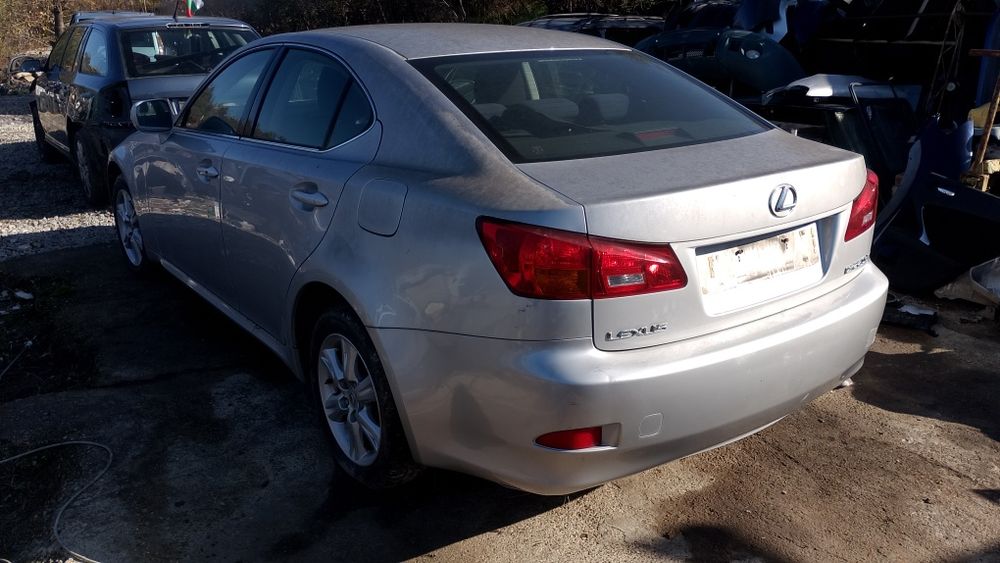 Лексус ИС 220 д 2007 г само на части.