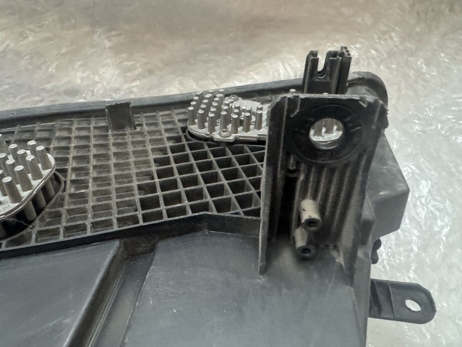 Десен фар BMW X5 F15 биксенон /лед x6/f16