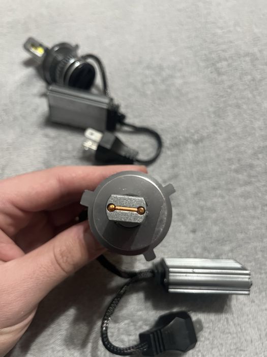 Лед крушки h4 чисто нови  с canbus.