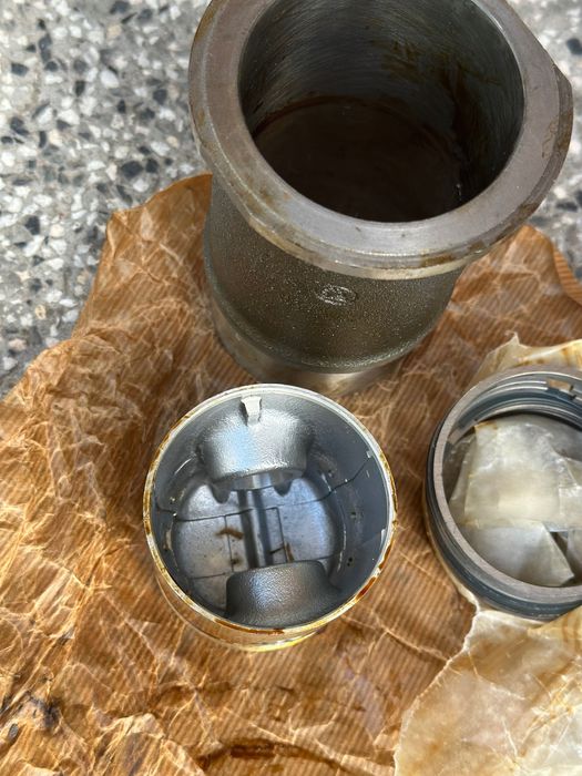 Skoda mb100 pistons ( бутала , сегменти , ризи , оригинални ) шкода