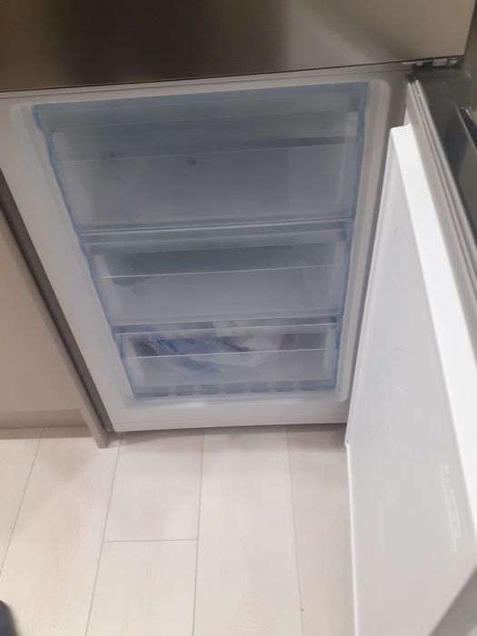 Продам холодильник Hansa No Frost)