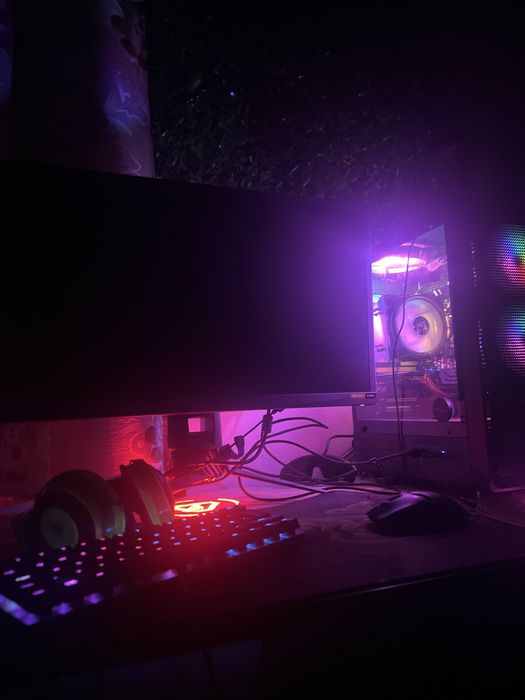 Vand schimb pc de gaming