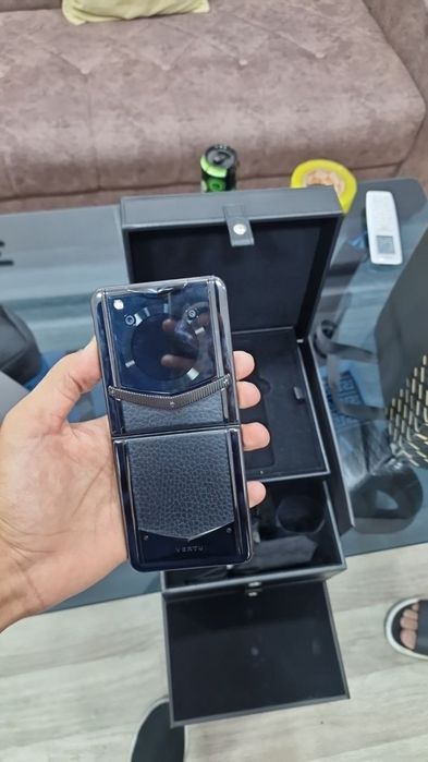 Vertu iron flip vertu iron flip telifon samsung iPhone