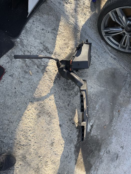 Carcasa filtru aer tubulatura filtru aer bmw e90 e91 e92 e84