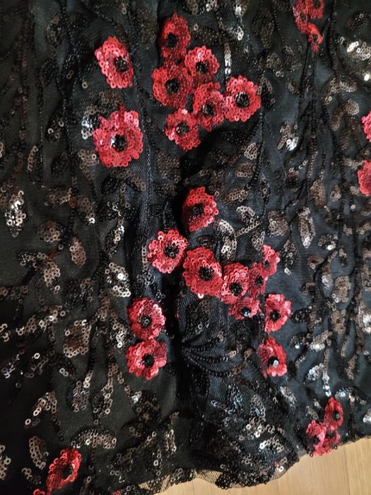 Нарядное платье 
(размер на 46/48)