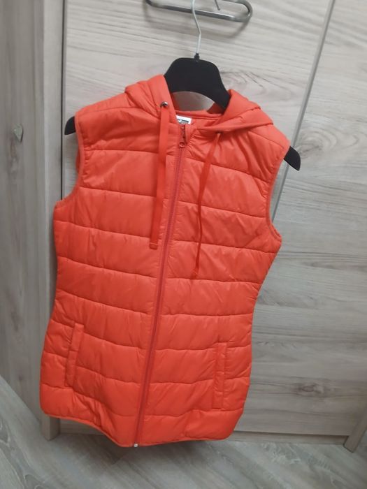 Отдам верхнюю одежду для девочки