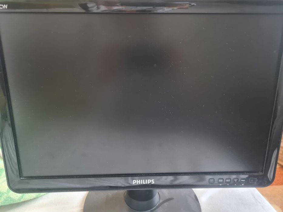 19 инчов монитор Филипс