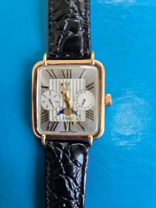 Часы Яшма, кварцевые