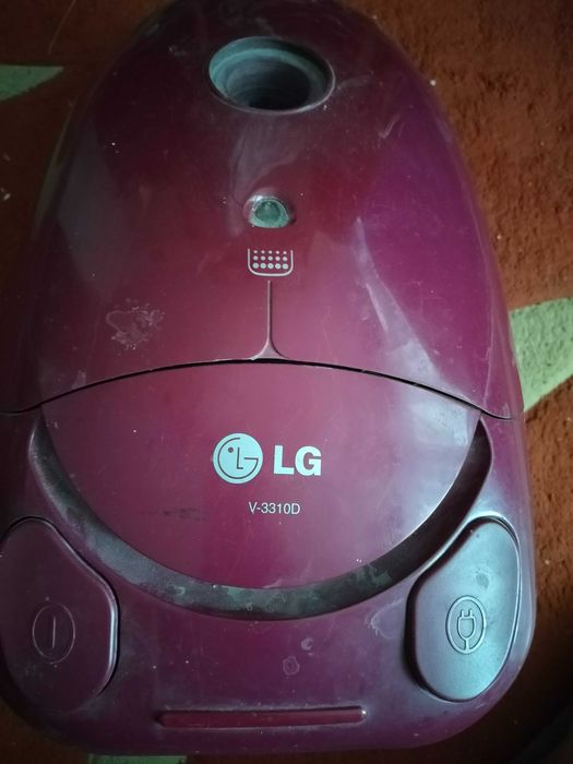 Vând aspirator vertical