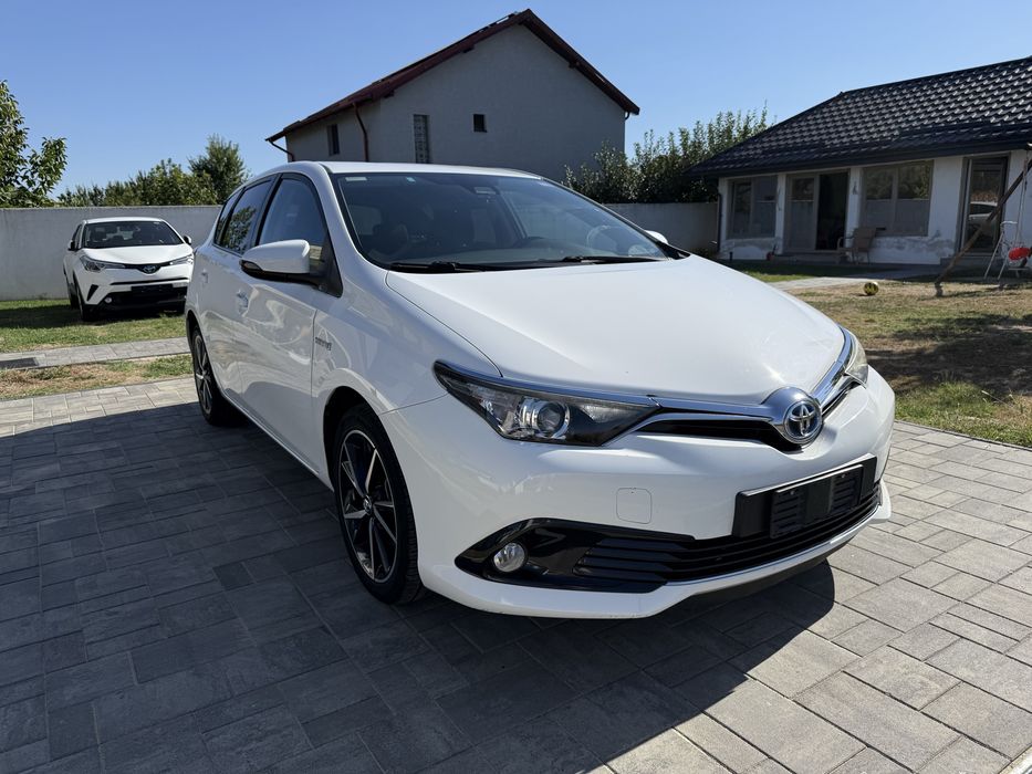 TOYOTA Auris