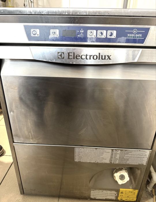 Vand Echipamente si Mobilier pentru Horeca !