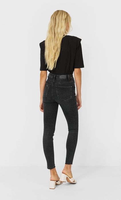 Stradivarius skinny накъсани дънки с висока талия