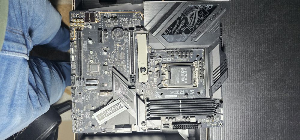 Placa de baza Rog Strix Z790-H Gaming Wifi LGA1700