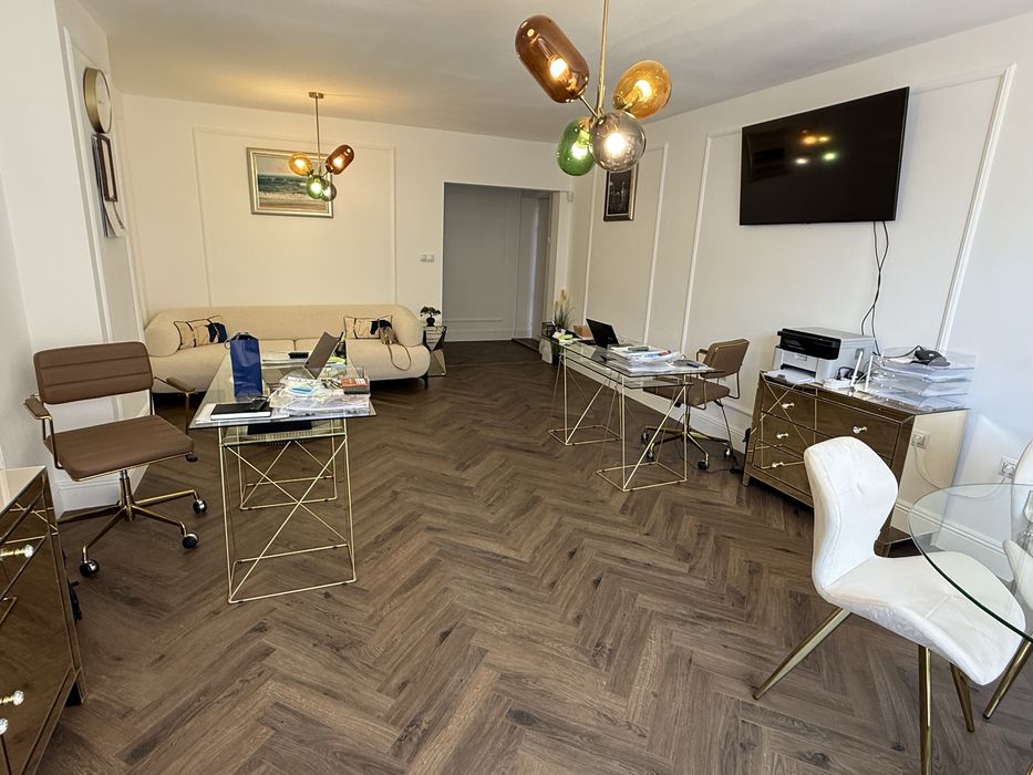 Ателие под наем в центъра, Бургас.В момента подходящо за офис.