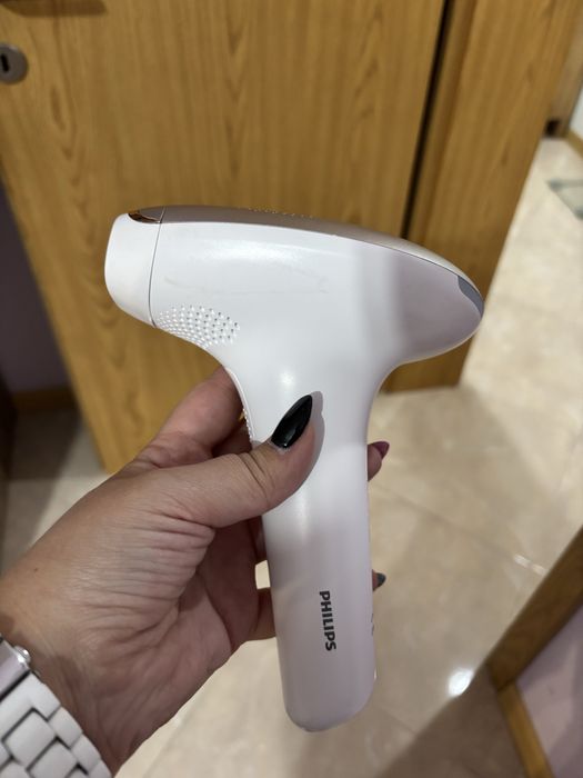 Фотоепилатор Philips LUMEA SC 1998 чисто нов
