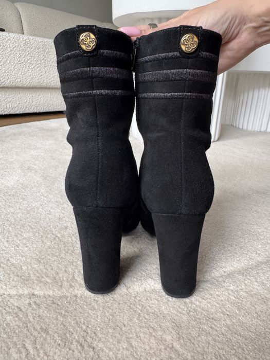 Велурени Боти GUESS