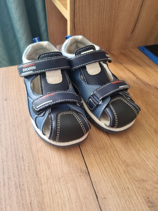 Сандали для мальчика  новые 27 размер