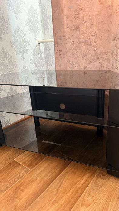 Журнальный столик для телевизора