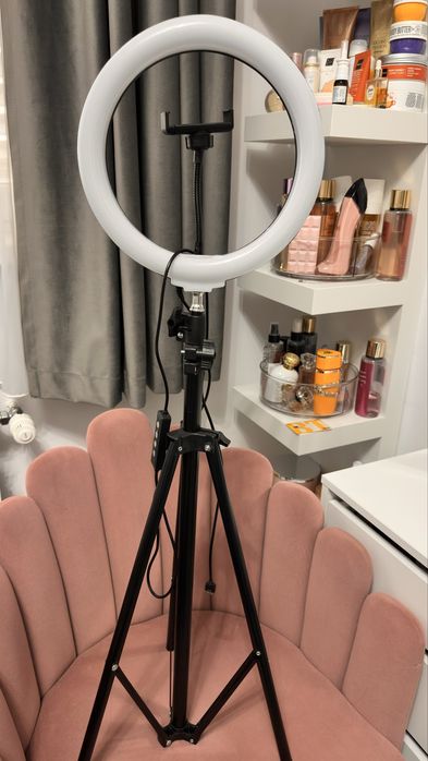 Ring light cu trepied
