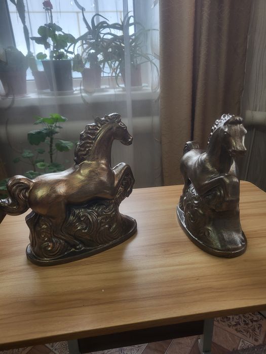 Статуэтка лошадь