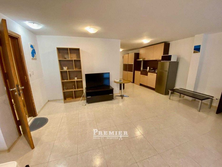 Продава се Едностаен апартамент в Свети Влас - 75 кв.м за 1000 €/кв.м - Снимка #2