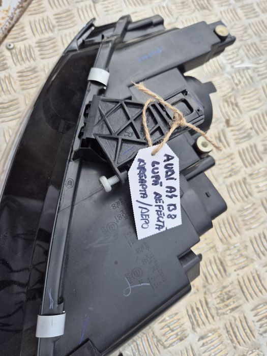 Far dreapta Audi a4 b8 lupa defecta