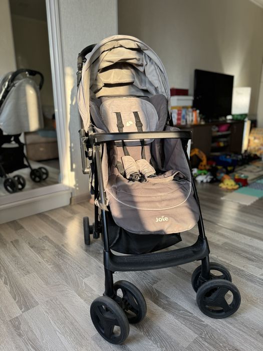 Продается супер удобная коляска Joie (Англия) + подарок