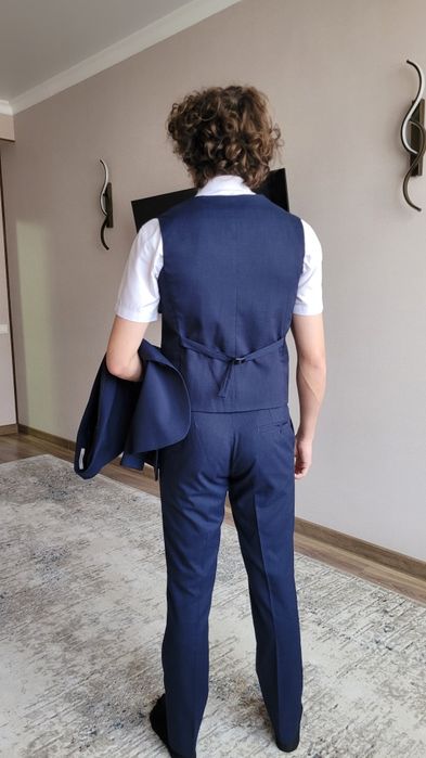 Продам мужской костюм