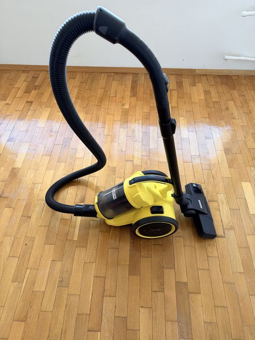 Прахосмукачка Karcher VC 3