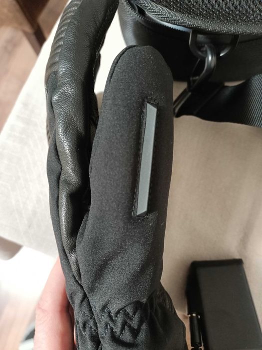 Manusi incalzite ski/moto cu acumulator si geanta de umar