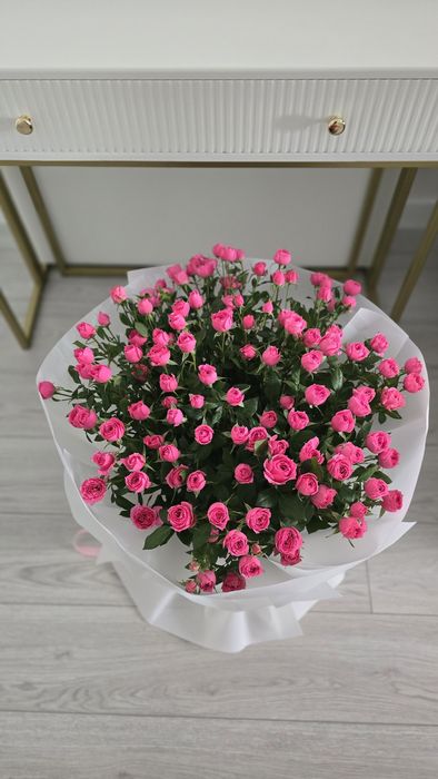 Продам букет кустовых роз