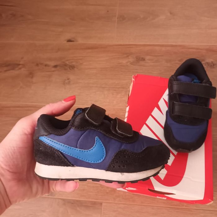 Маратонки и сандали 22, 23 номер