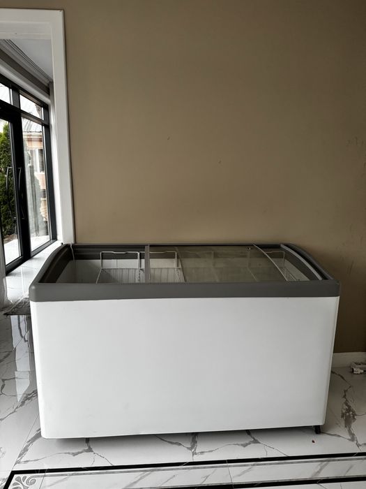 Продам морозильник Снеж