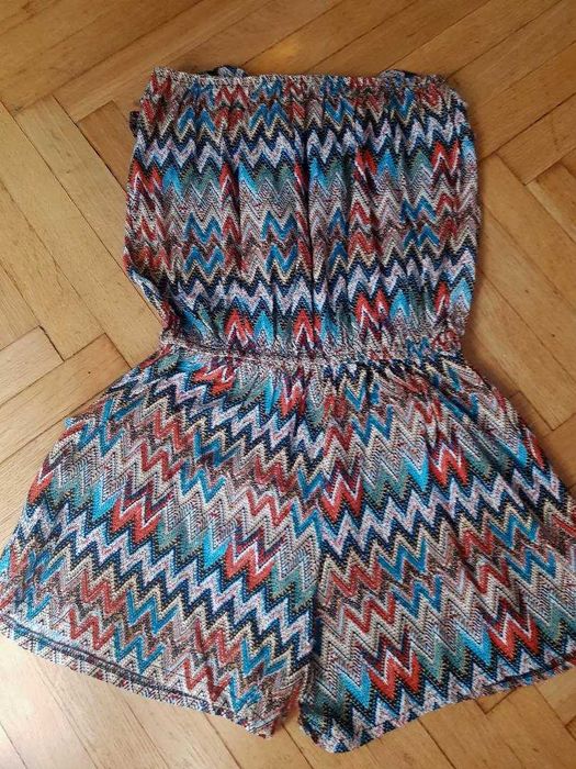 Rochita-pantalon-top  pentru varsta de 12-14 ani