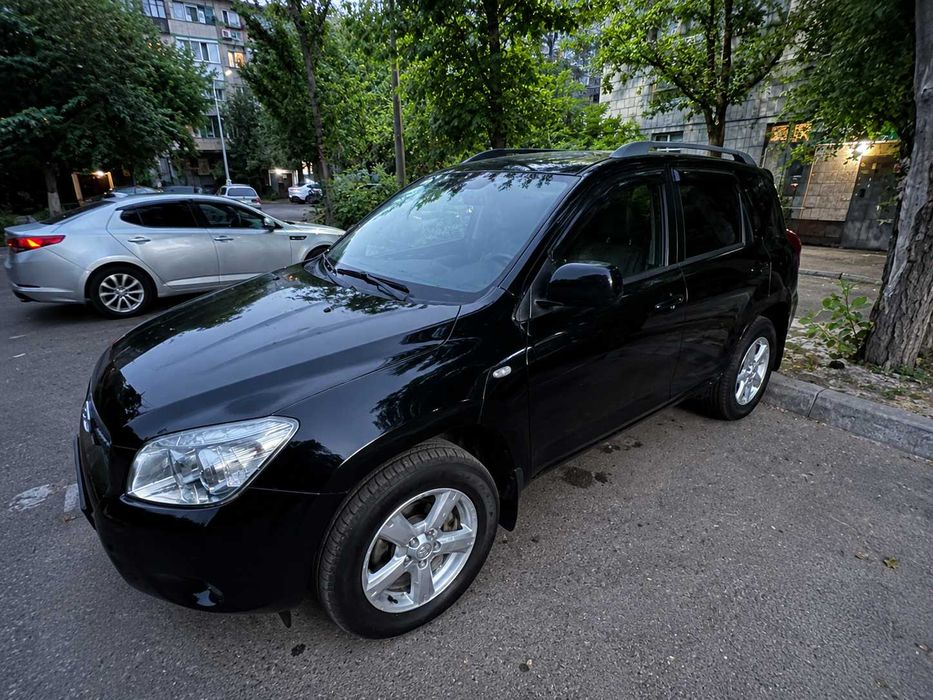 Toyota RAV4 2006г 2.0